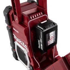 Makita »DMR 108« Baustellenradio (Bluetooth, mit Spritzschutz bis Schutzklasse IP64 und Weckfunktion, inklusive Aux-Anschluss für MP3-Kompatibilität und einen USB-Anschluss um Ihr Mobilgerät zu laden) Blau, Rot -Makit Werkzeug Verkaufe 3ff3f20c da69 4c23 8888 e164bb0ff9da