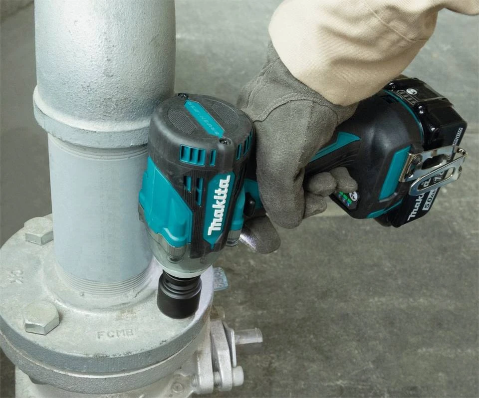Makita Akku-Schlagschrauber »DTW300RTJ«, 3200 U/min, 330 Nm, (Set, 5-tlg), mit Ladegerät, 2 Akkus und Transportkoffer 4 Makita Akku-Schlagschrauber »DTW300RTJ«, 3200 U/min, 330 Nm, (Set, 5-tlg), mit Ladegerät, 2 Akkus und Transportkoffer – Bild 2